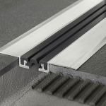 Deformacinis profilis PROCOVER FLEX, aliuminis su EPDM guma (juoda), W 118 mm, H13mm, L4000 mm